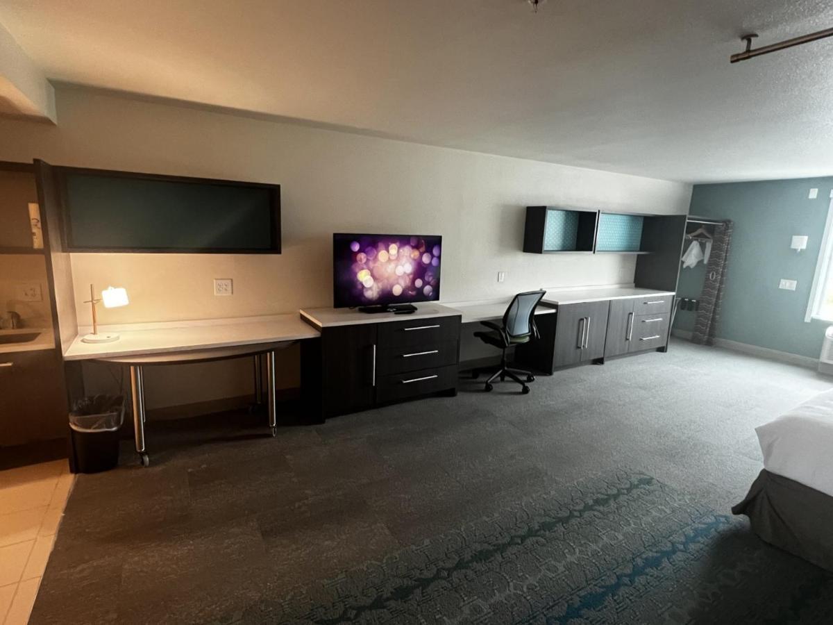 Home2 Suites By Hilton Хинесвилл Экстерьер фото